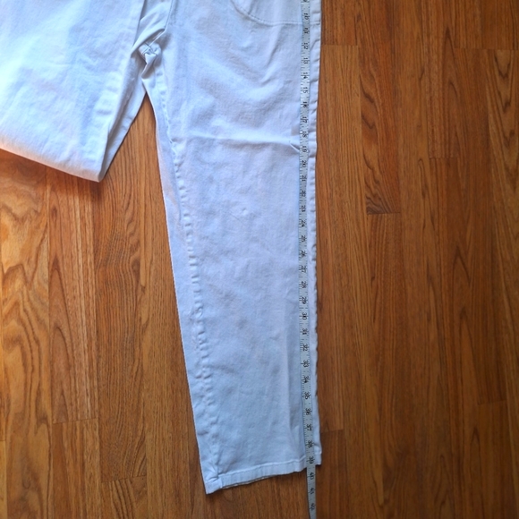 Denim & Co original waist, white pants, 2 pockets, size L, A53351, READ - Picture 6 of 8
